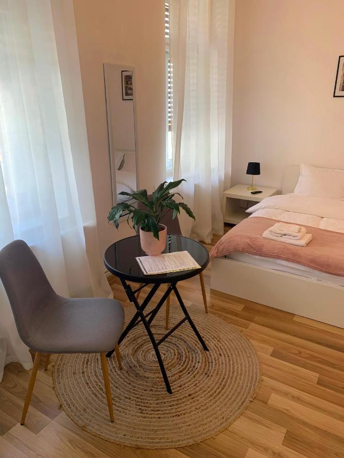 Apartment Plopilor *